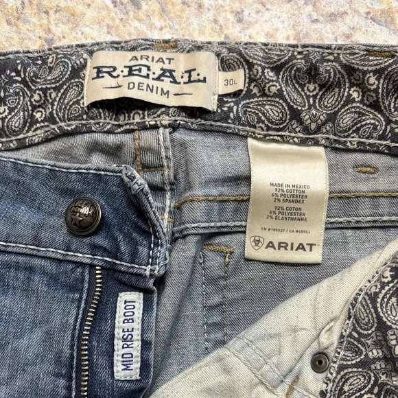 Ariat Women's Mid Rise Boot Cut Jeans - Faded Blue, 30L - Picture 2 of 8